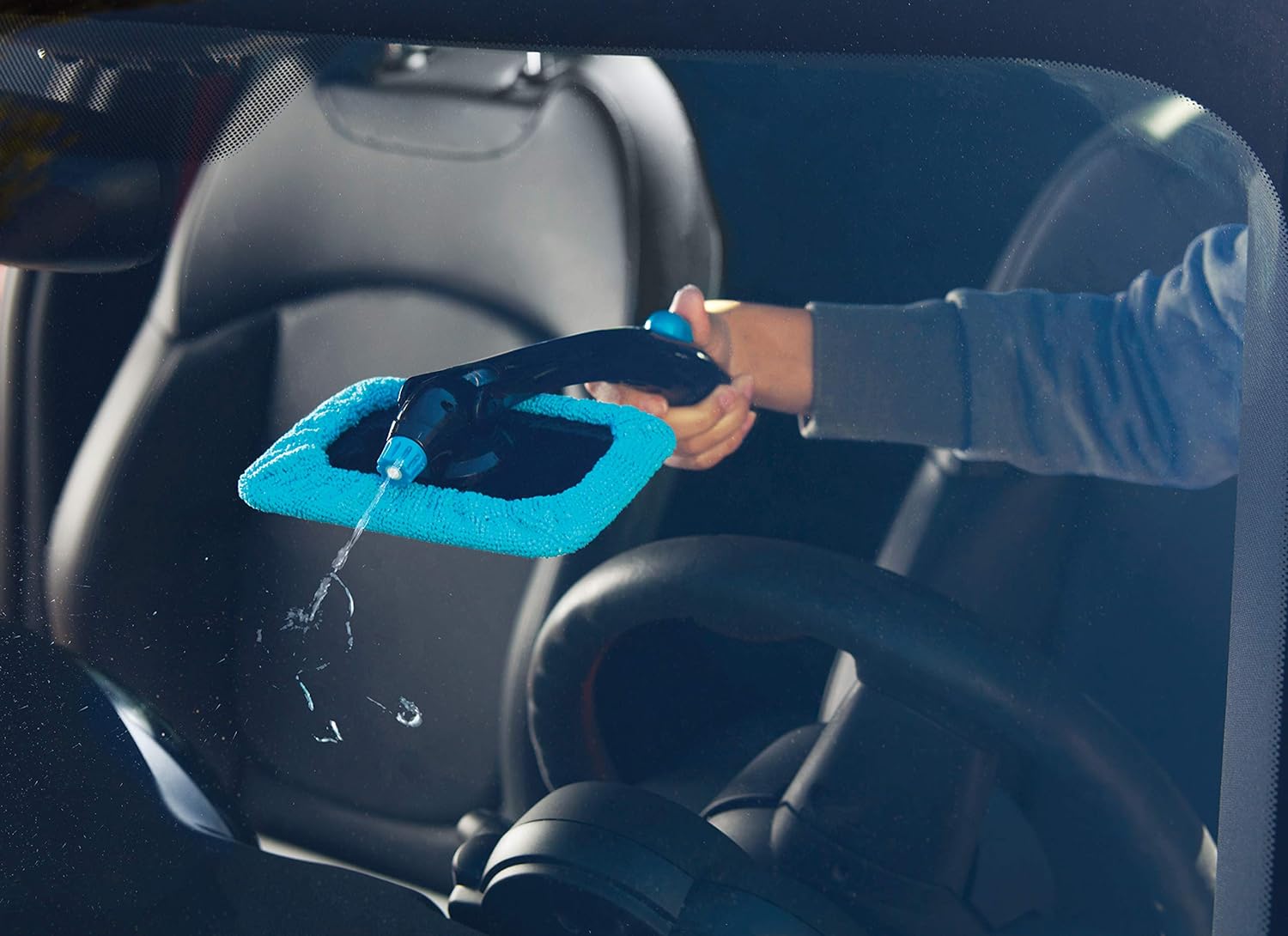 EZ Windshield Cleaner with Spray Button Prily