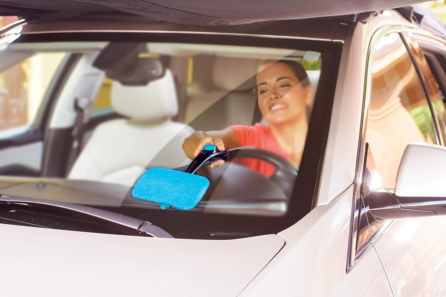 EZ Windshield Cleaner with Spray Button Prily